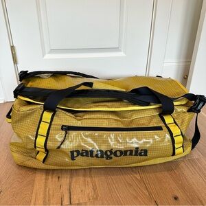 Patagonia Black Hole Duffle 55L Yellow